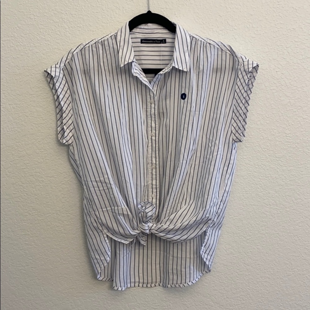 Abercrombie & Fitch Button Down Tie Shirt